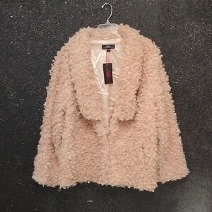 XLarge tending faux sheep fur coat